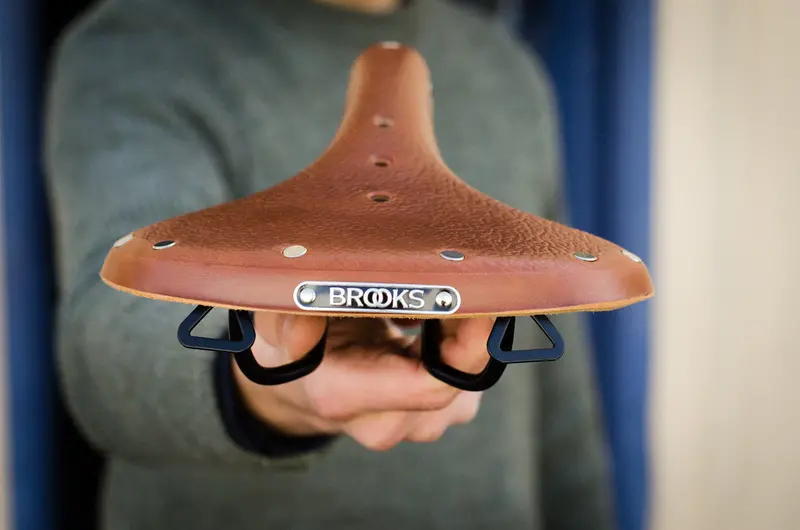 Brooks B68 Leather Saddle – Timeless Comfort 1