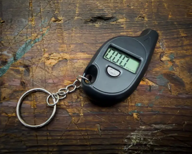 Digital Tire Pressure Gauge Keychain Tool 1