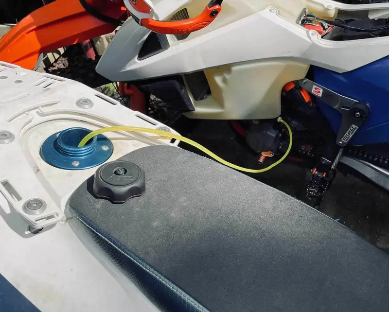 Fuel Transfer Kit For Ktm, Husqvarna, And Gasgas Off-Road Bikes 1