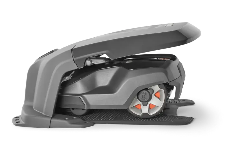Husqvarna Automower® Storage Cover – Durable Protection For Year-Round Care 4