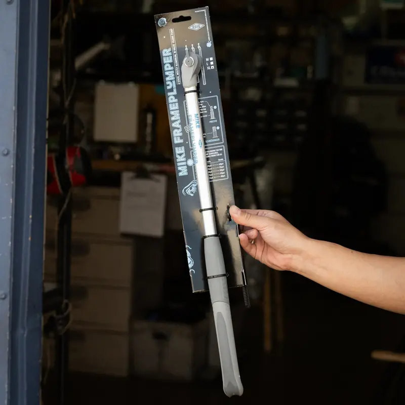 Mike Frameplumper – High-Pressure Frame-Mounted Floor Pump 1