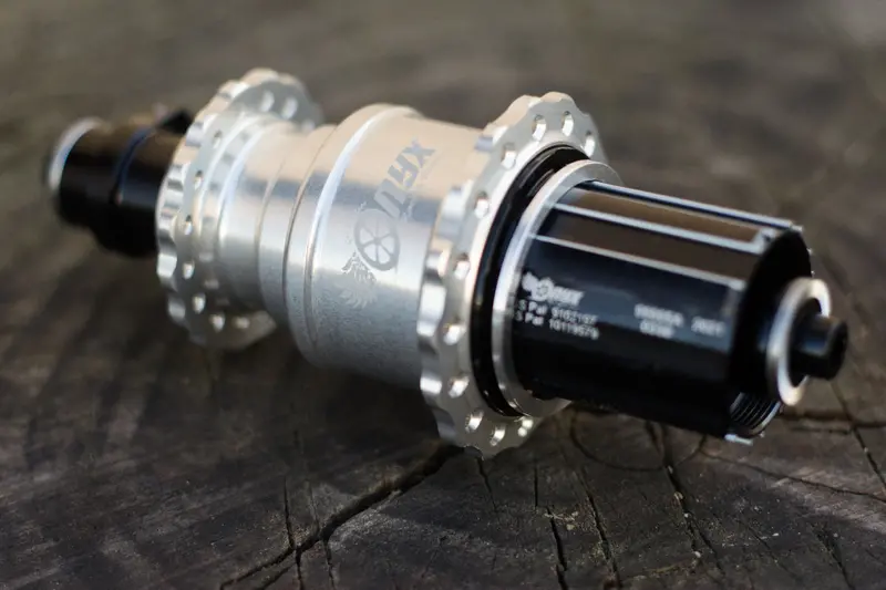 Onyx Vesper Rear Hub – 32-Hole, Lightweight Build 1