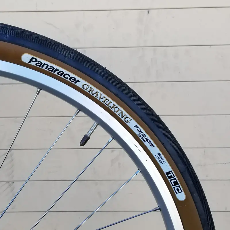 Panaracer Gravelking Slick Tire – Brown Wall, Folding Bead 1