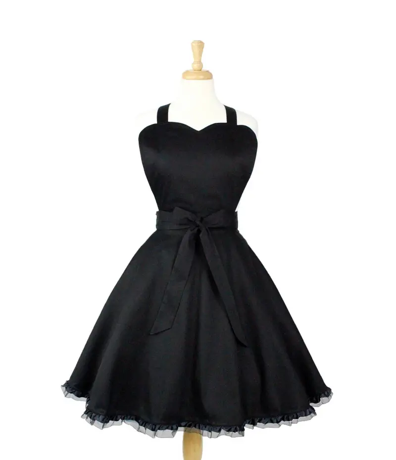 "Queen Of Tarts" Black Ruffled Baking Apron 1