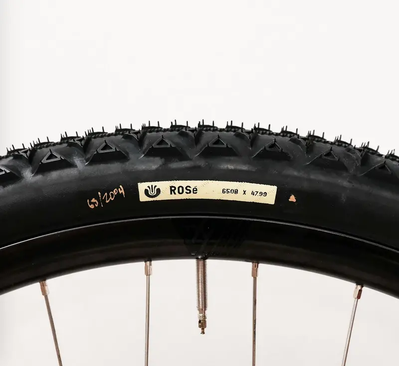 Ultradynamico Rosé Jff Gravel Tire – Black Sidewall 1