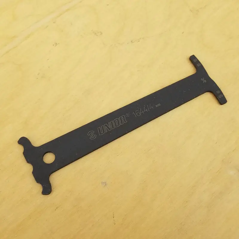 Unior Chain Wear Indicator – Accurate 0.5% And 0.75% Stretch Detection Tool 1