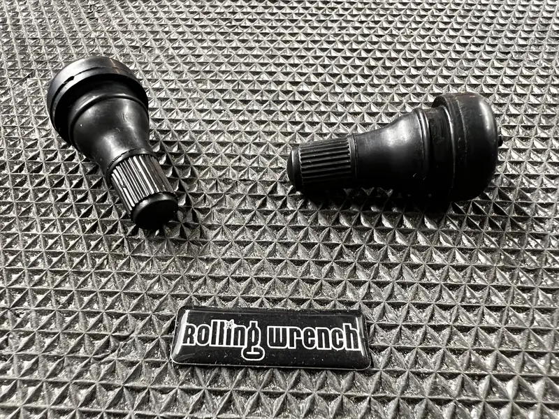 Universal Tire Valve Stem Kit – Aluminum & Rubber Components 1