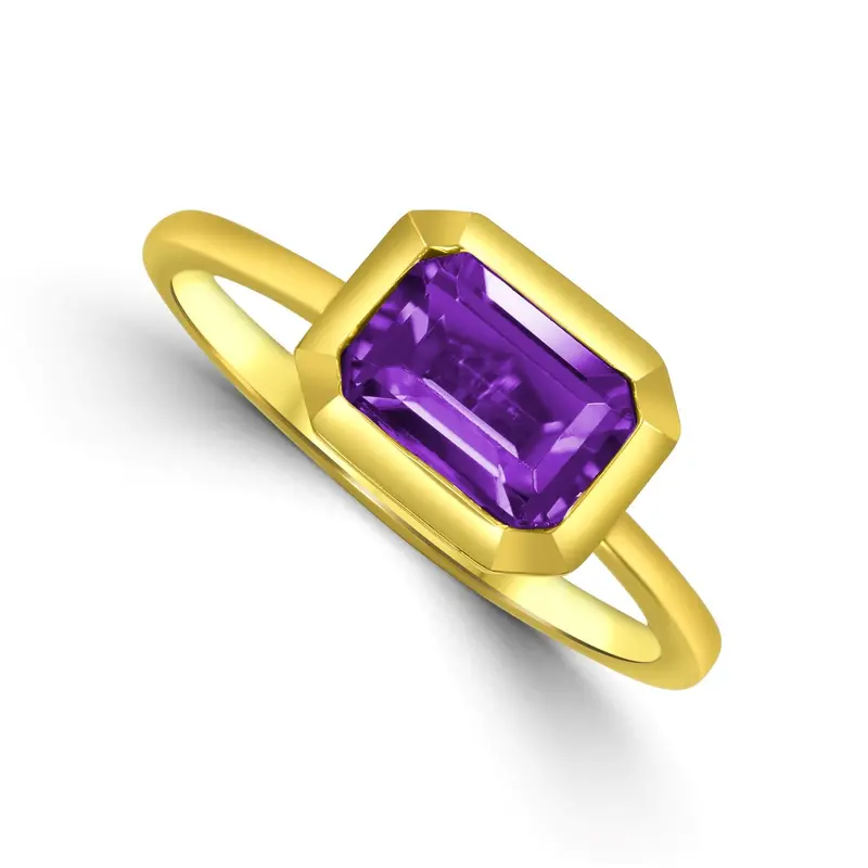 Yellow Gold Ring — Bezel-Set Emerald-Cut Amethyst Gemstone 1